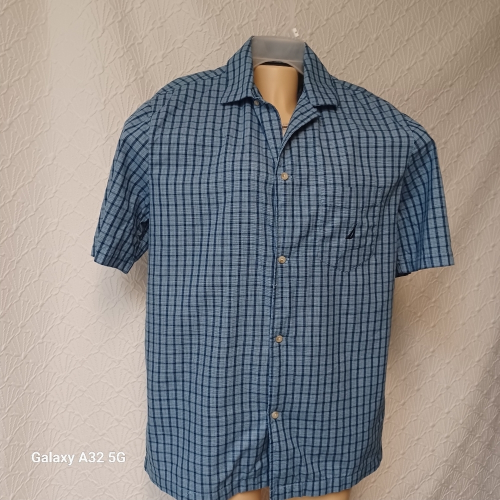 Nautica Men Size L Blue Casual Button Down Shirt with Plaid Pattern Size L